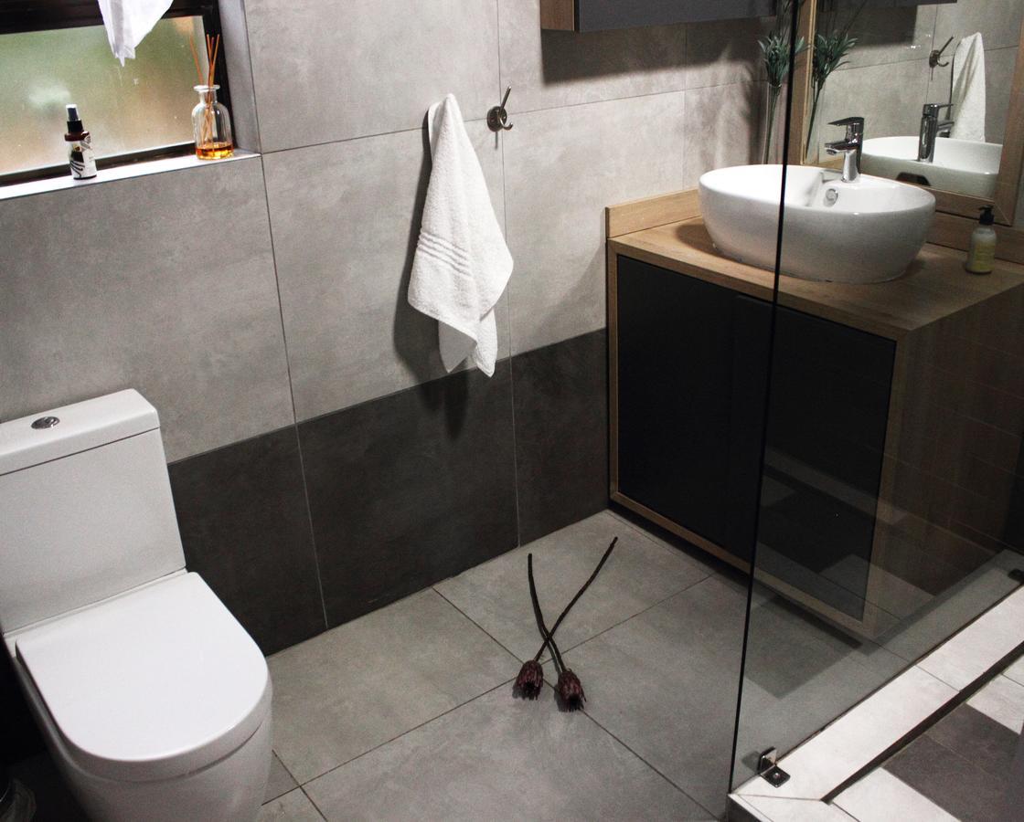 Koru Guesthouse พริทอเรีย ภายนอก รูปภาพ
