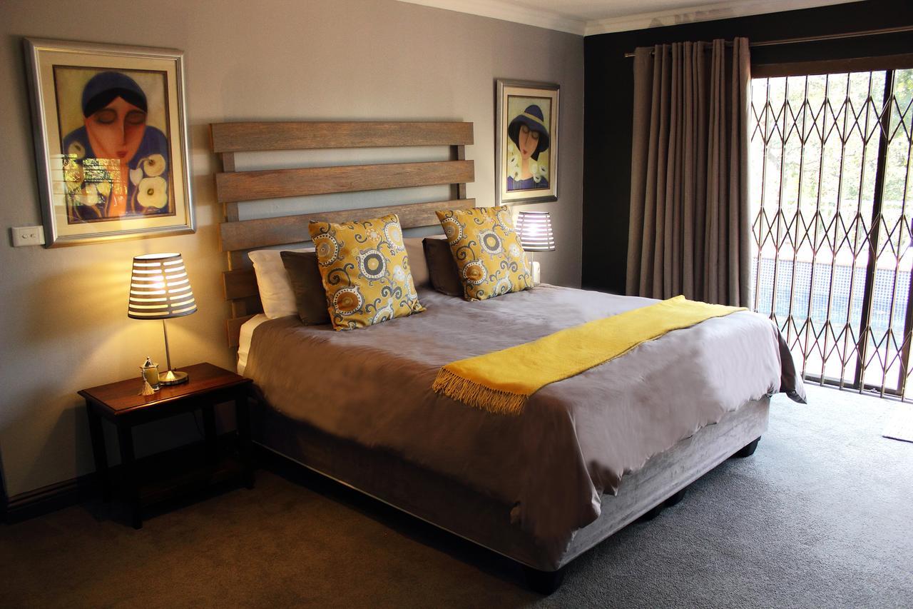 Koru Guesthouse พริทอเรีย ภายนอก รูปภาพ