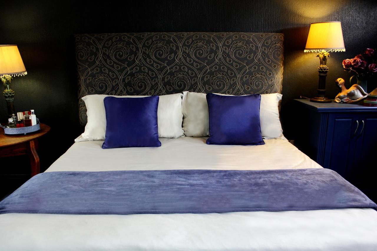 Koru Guesthouse พริทอเรีย ภายนอก รูปภาพ