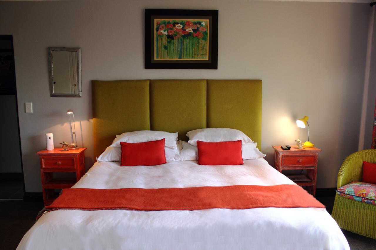 Koru Guesthouse พริทอเรีย ภายนอก รูปภาพ