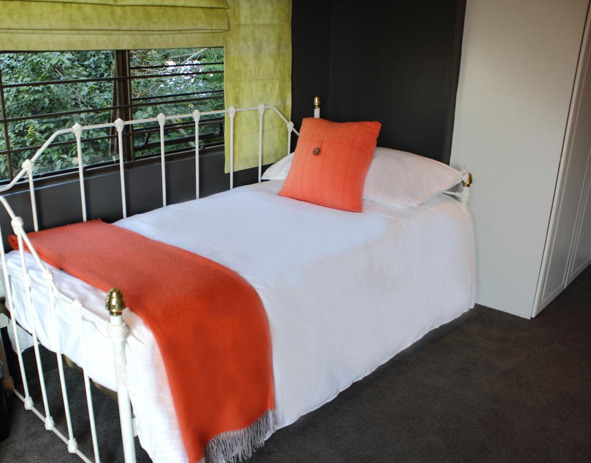 Koru Guesthouse พริทอเรีย ภายนอก รูปภาพ
