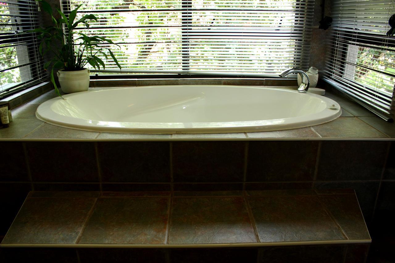 Koru Guesthouse พริทอเรีย ภายนอก รูปภาพ
