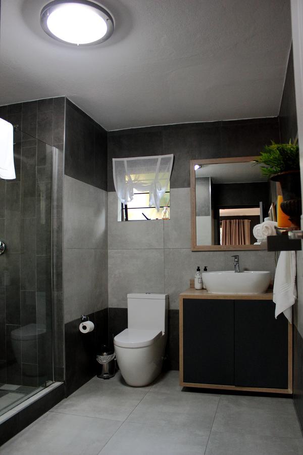 Koru Guesthouse พริทอเรีย ภายนอก รูปภาพ