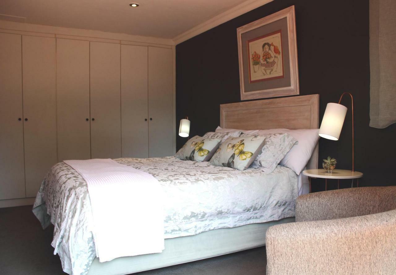 Koru Guesthouse พริทอเรีย ภายนอก รูปภาพ